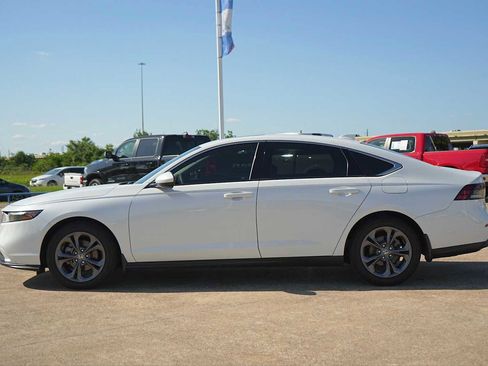 Used 2024 Honda Accord EX image 3