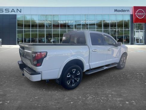 Used 2024 Nissan Titan Platinum Reserve w/ Moonroof Package AWD/4WD image 4