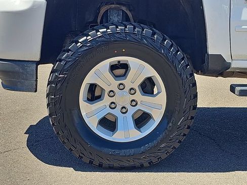 Used 2018 Chevrolet Silverado 1500 LT w/ All Star Edition AWD/4WD image 17