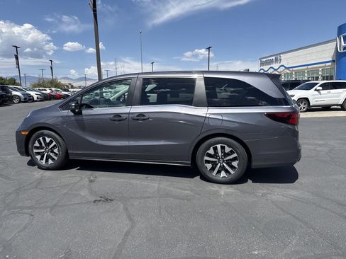 Certified 2025 Honda Odyssey EX-L image 9
