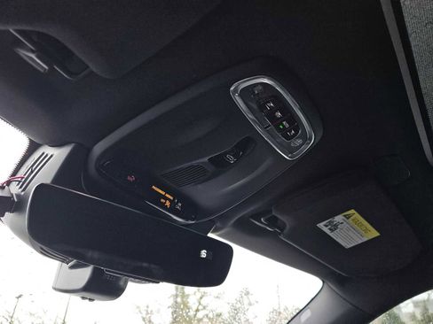 Used 2017 Volvo XC90 T6 R-Design w/ Vision Package image 27