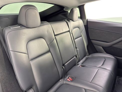 Used 2023 Tesla Model Y Long Range image 40