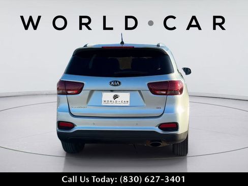 Used 2020 Kia Sorento LX w/ LX I4 Convenience Package image 4