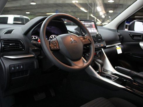 New 2026 Mitsubishi Eclipse Cross LE image 5