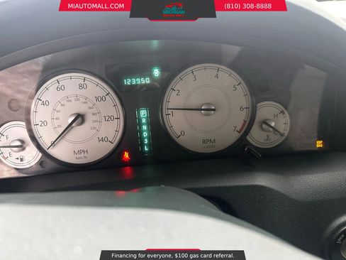 Used 2005 Chrysler 300 Touring image 13