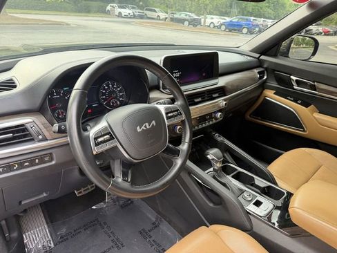 Certified 2022 Kia Telluride SX w/ Towing Package FWD image 13