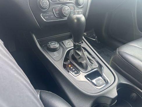 Used 2023 Jeep Cherokee Altitude Lux image 15