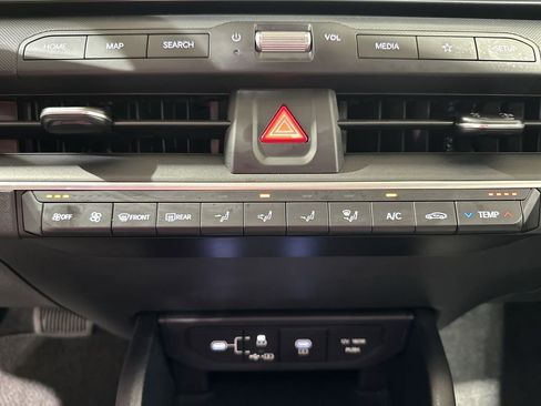 New 2025 Kia K4 LX image 16