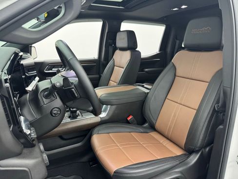 Used 2025 Chevrolet Silverado 1500 High Country w/ Technology Package image 21