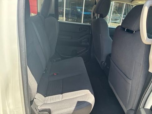 Used 2025 Nissan Frontier S RWD image 9