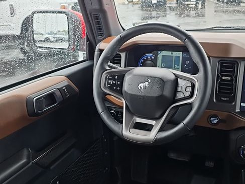 Used 2024 Ford Bronco Outer Banks AWD/4WD image 14