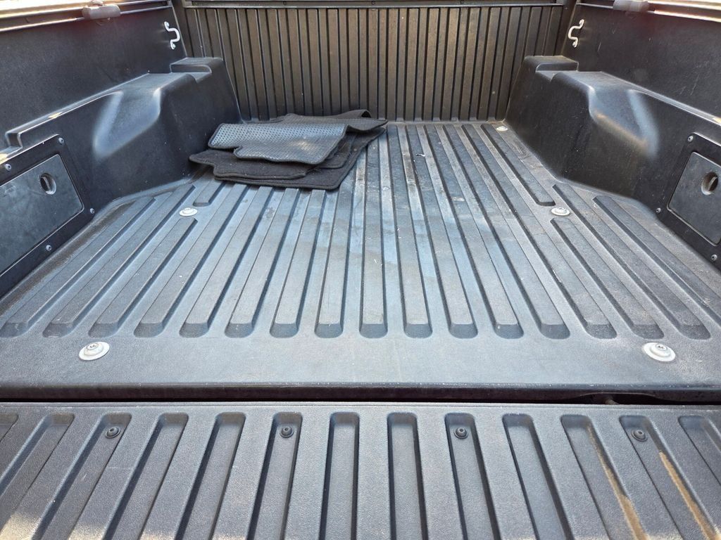 Used 2015 Toyota Tacoma PreRunner w/ TRD Off-Road Package RWD image 16