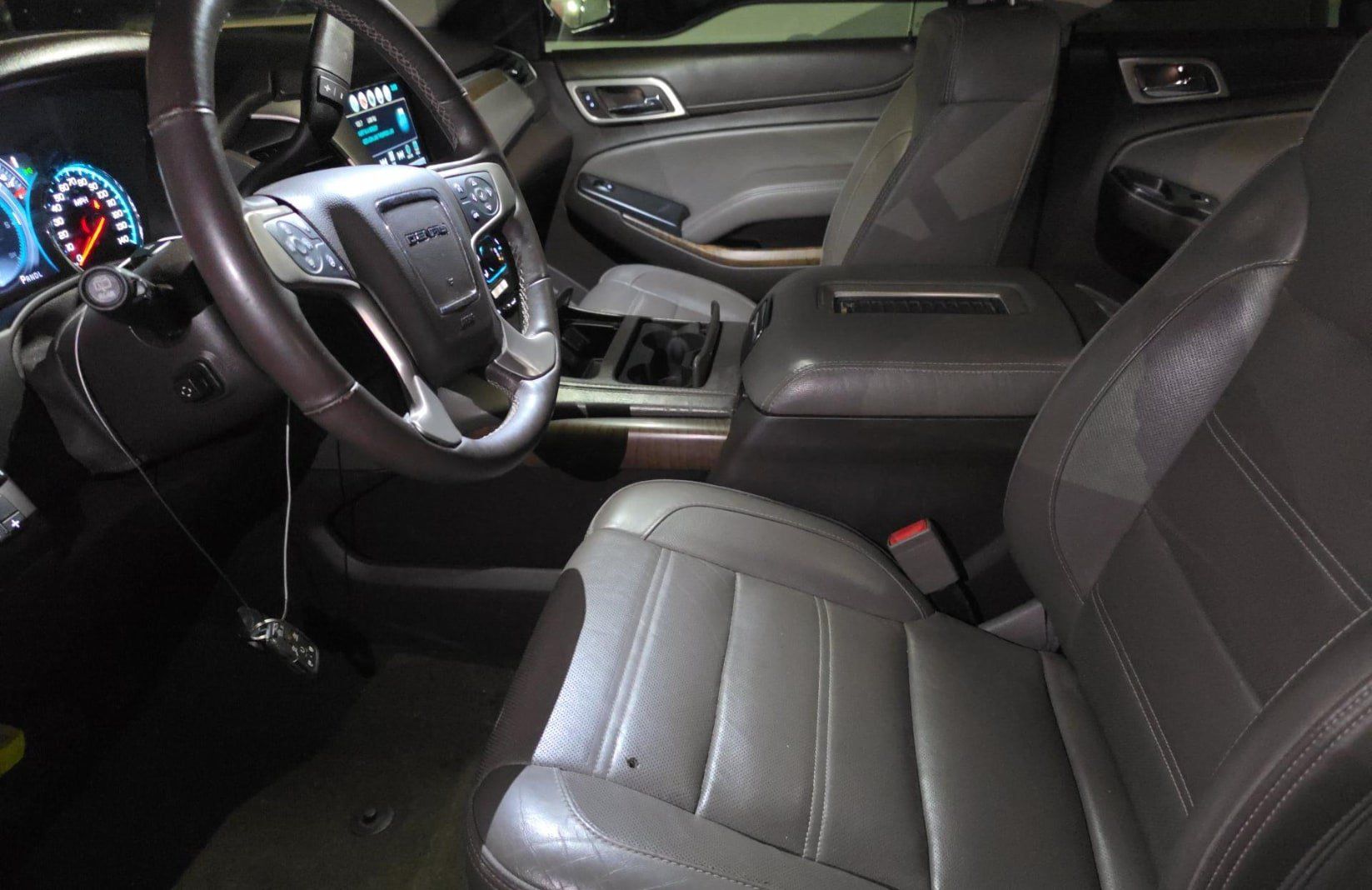 Used 2018 GMC Yukon Denali w/ Denali Ultimate Package AWD/4WD image 4