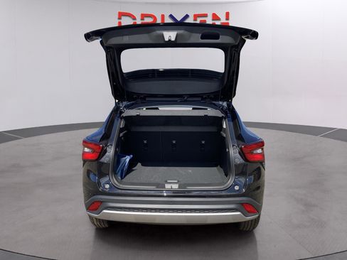 New 2026 Chevrolet Trax LT w/ Driver Confidence Package image 34