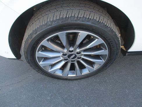 Used 2020 Lincoln Navigator L Reserve w/ Luxury Package image 12