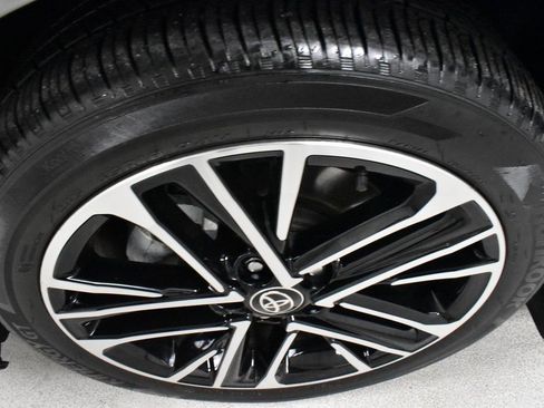 Certified 2025 Toyota Camry XLE image 9