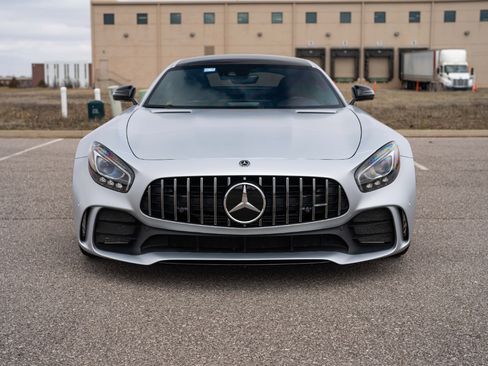 Used 2018 Mercedes-Benz AMG GT R image 3