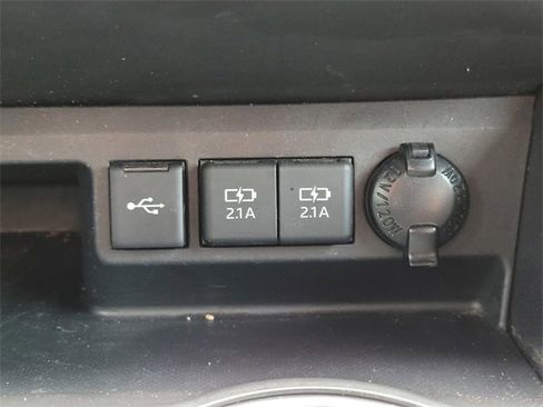 Used 2020 Toyota Highlander XLE image 20