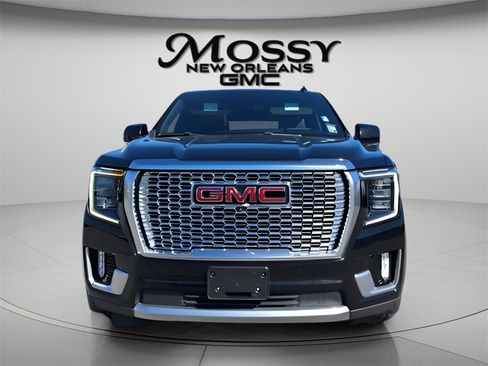 Used 2021 GMC Yukon Denali w/ Denali Ultimate Package image 2