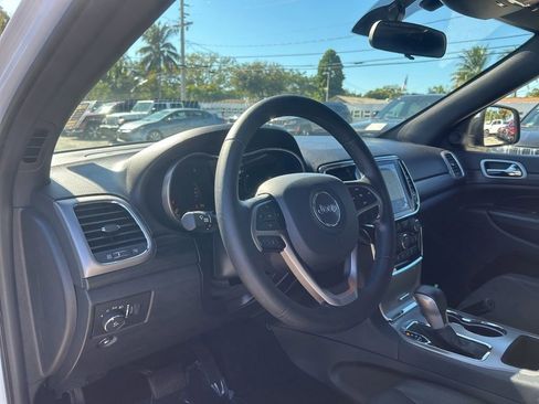 Certified 2021 Jeep Grand Cherokee Laredo X image 11