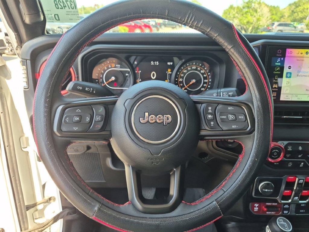 Used 2024 Jeep Gladiator Rubicon w/ Convenience Group AWD/4WD image 15