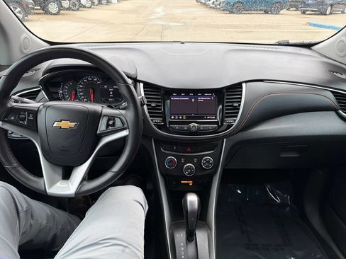 Used 2020 Chevrolet Trax LT w/ Redline Edition AWD/4WD image 12