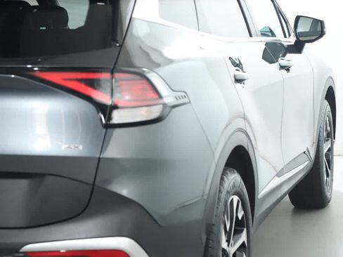 Used 2024 Kia Sportage EX AWD/4WD image 45