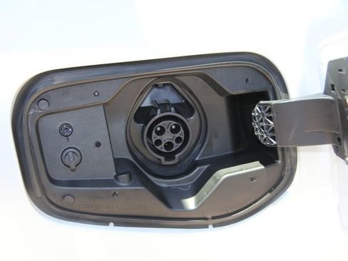 Used 2024 Toyota Prius Prime FWD image 36