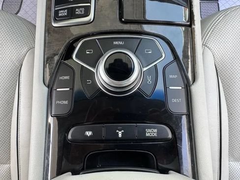 Used 2015 Kia K900 Luxury RWD image 38