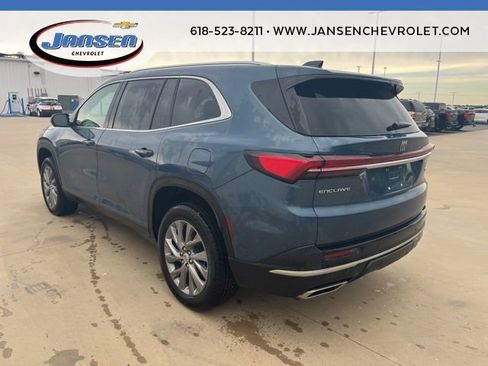 Used 2025 Buick Enclave Preferred FWD image 4