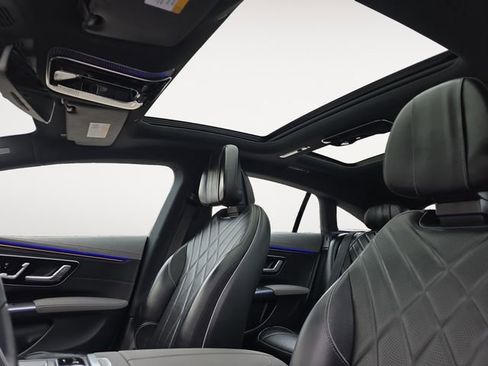 Used 2024 Mercedes-Benz EQS 580 4MATIC Sedan image 31