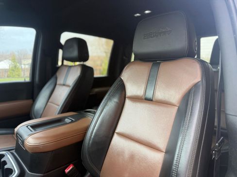 Used 2021 Chevrolet Silverado 3500 High Country image 35