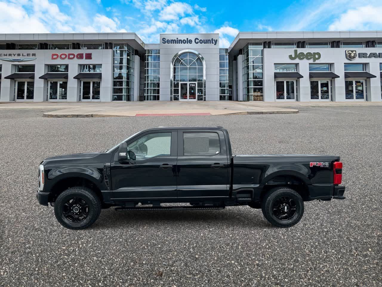 Used 2024 Ford F250 XL w/ STX Appearance Package AWD/4WD image 5