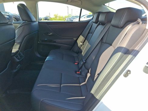 Used 2023 Lexus ES 250 w/ Premium Package AWD/4WD image 8