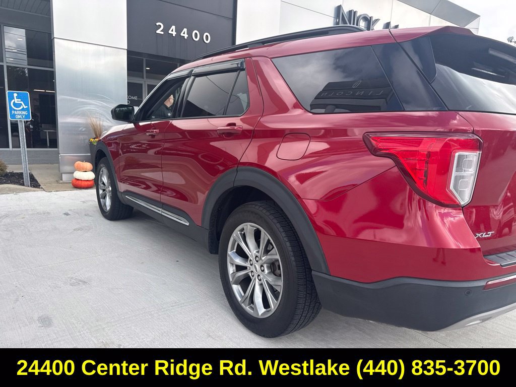 Used 2020 Ford Explorer XLT w/ Equipment Group 202A AWD/4WD image 15