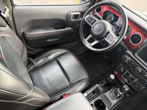 Used 2022 Jeep Gladiator Rubicon w/ Cold Weather Group image 9