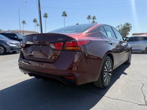 Used 2023 Nissan Altima 2.5 SV FWD image 3