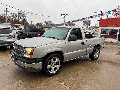Used 2005 Chevrolet Silverado 1500 W/T image 2