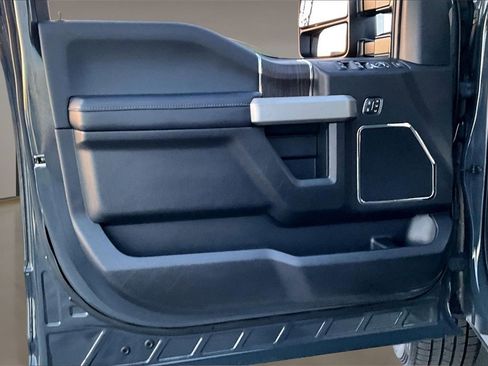 Used 2021 Ford F250 Lariat image 19