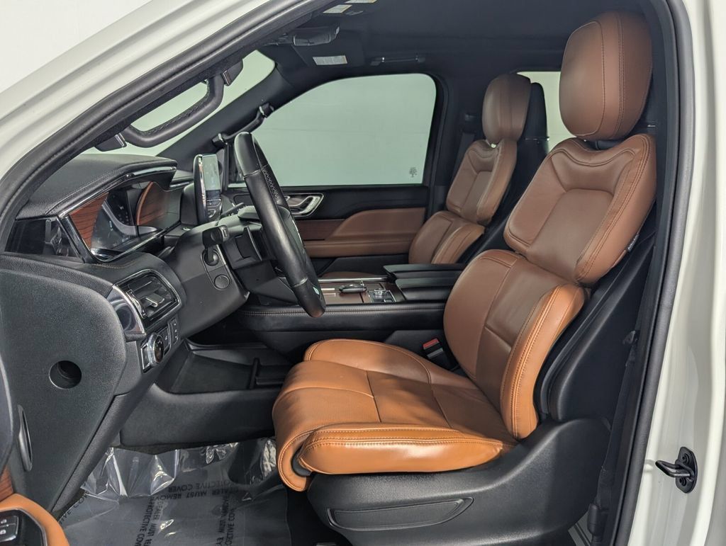 Used 2021 Lincoln Navigator Reserve RWD image 11