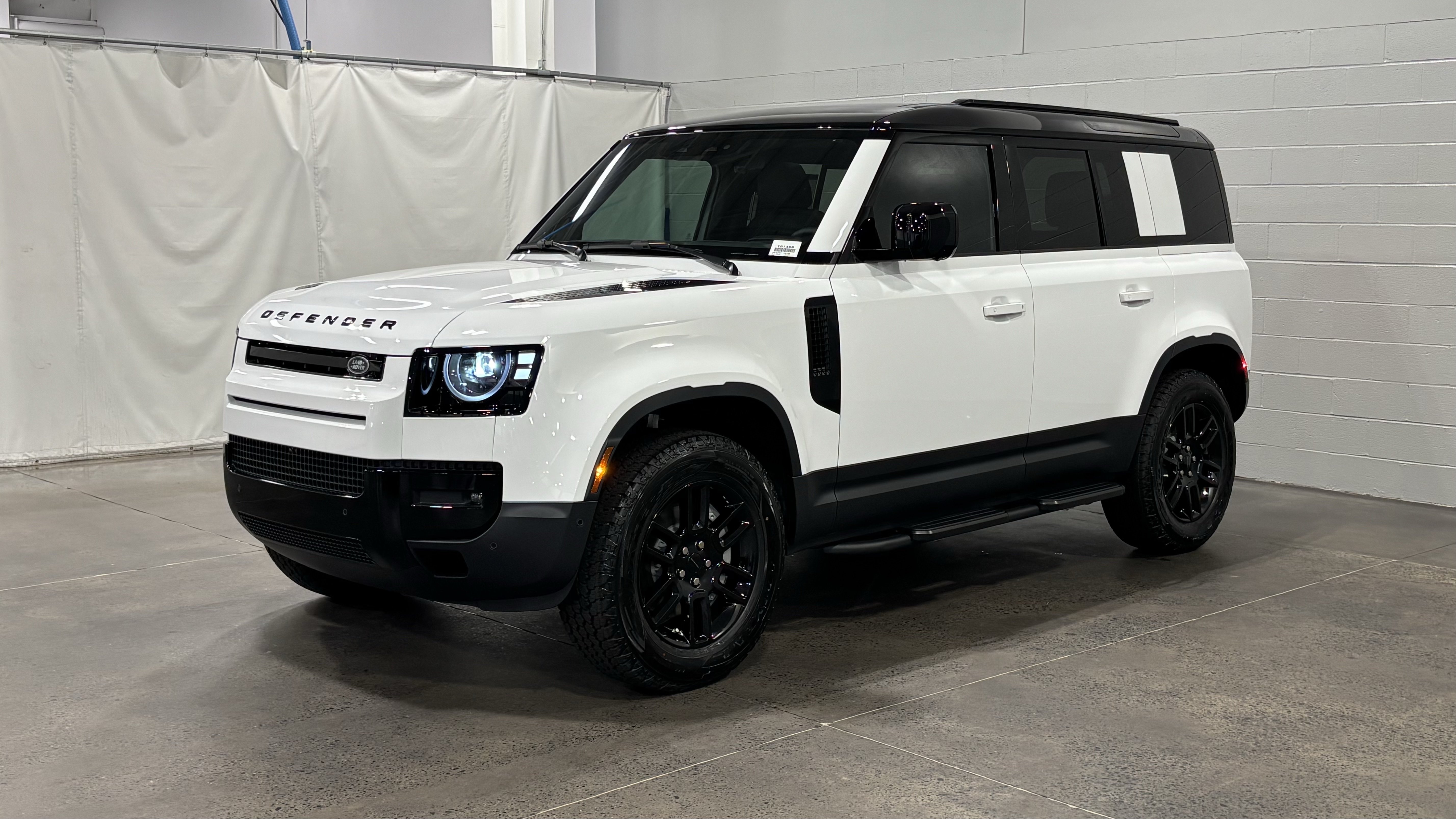 New 2026 Land Rover Defender 110 S AWD/4WD image 1