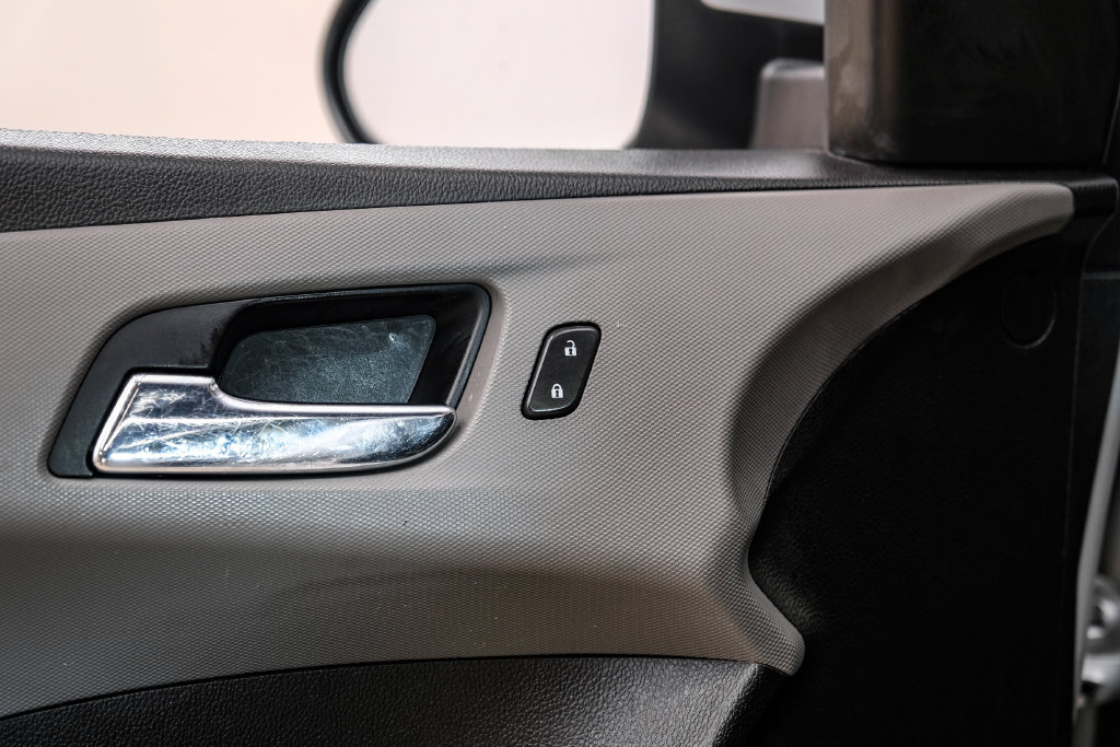 Used 2020 Chevrolet Sonic LT FWD image 51