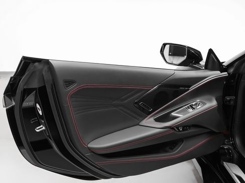 Used 2025 Chevrolet Corvette Z06 image 68