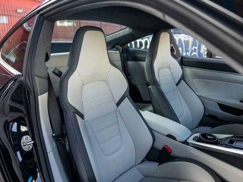 Used 2025 Porsche 911 Carrera GTS image 30