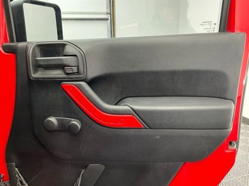 Used 2011 Jeep Wrangler Unlimited Sport image 15