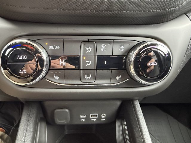 Used 2022 Chevrolet TrailBlazer LT w/ Convenience Package AWD/4WD image 24