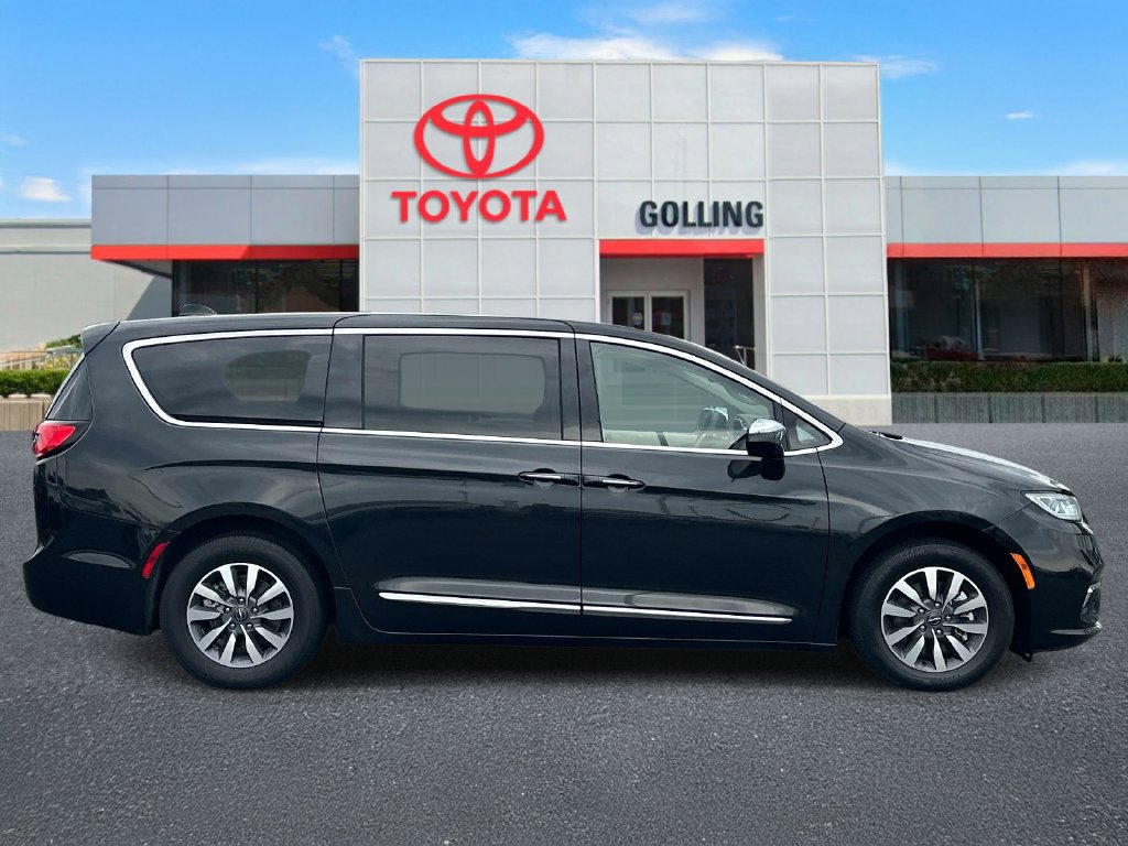 Used 2023 Chrysler Pacifica Limited FWD image 6
