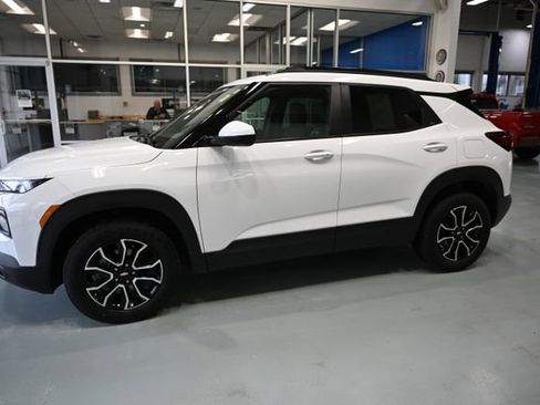 Used 2022 Chevrolet TrailBlazer ACTIV w/ Sun and Liftgate Package AWD/4WD image 7