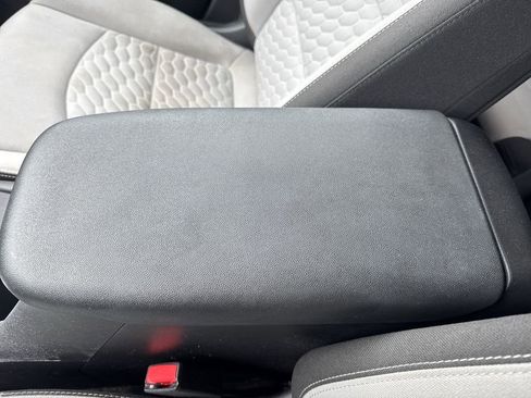 Used 2021 Chevrolet Equinox LT w/ Driver Convenience Package FWD image 14