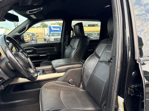 Used 2019 RAM 2500 Laramie w/ Black Appearance Package AWD/4WD image 14